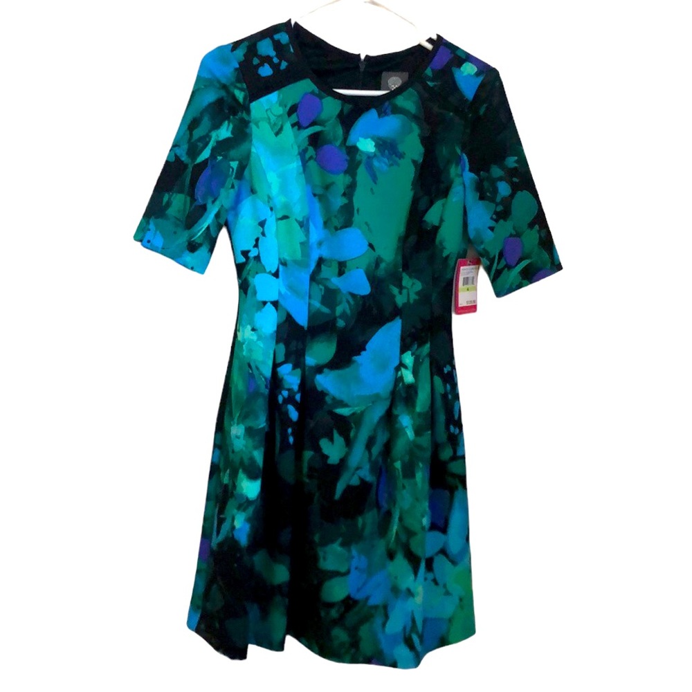 Gorgeous VINCE CAMUTO floral print washable dress
